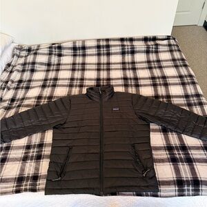 Patagonia Men's Dark Puffer Jacket